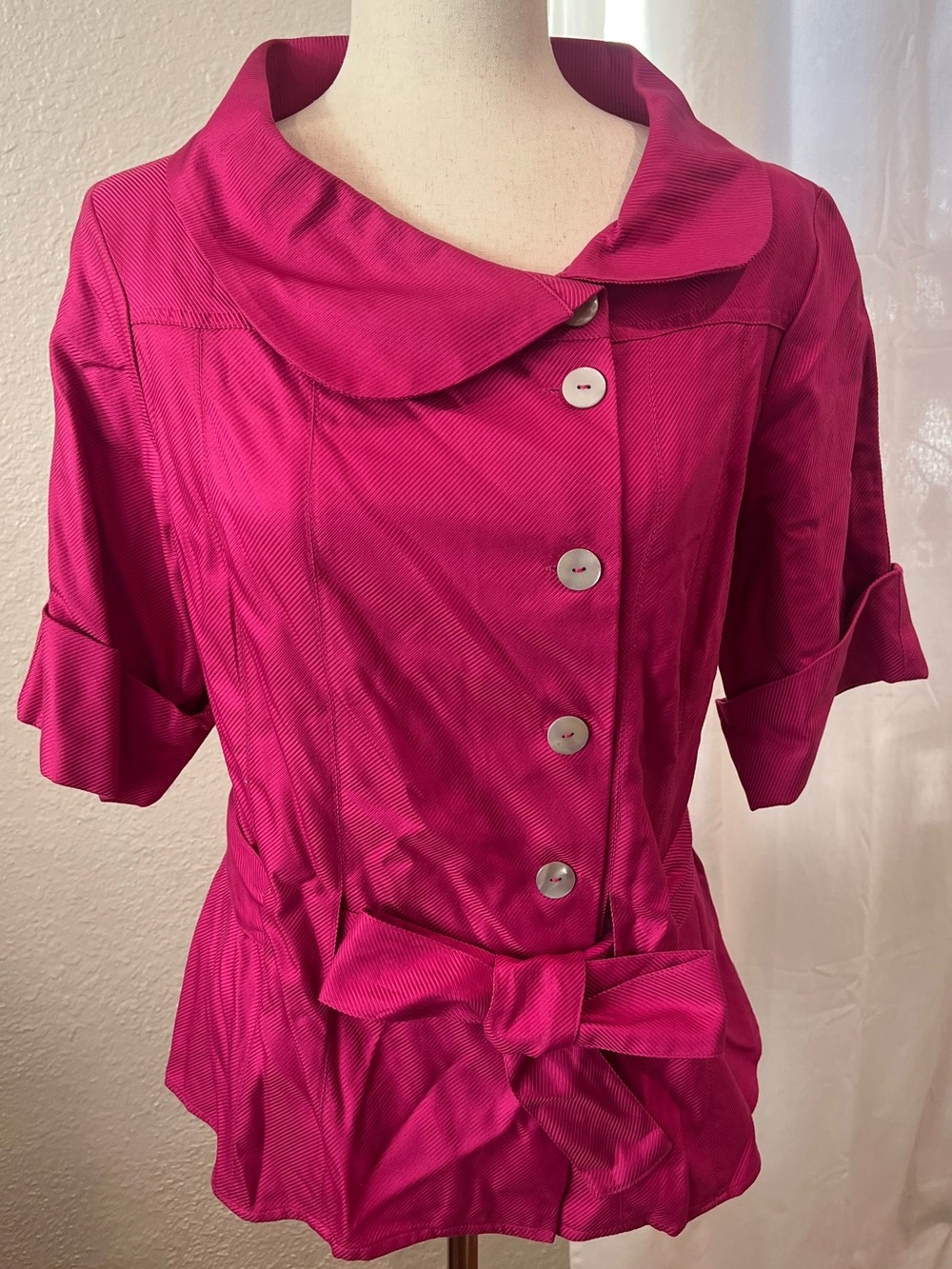 Boutique Essentials 100% Cotton Fuchsia Button-Up Blouse with Bow. Size 10